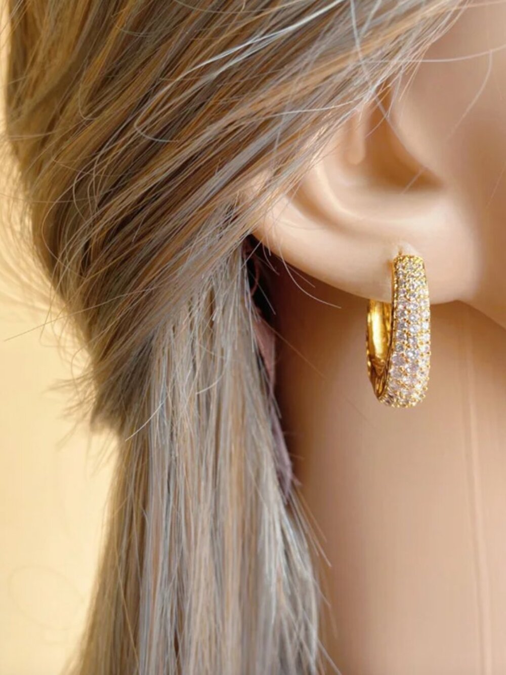 NEW 18k Yellow Gold Diamond Hoop Earrings - Picture 4 of 4